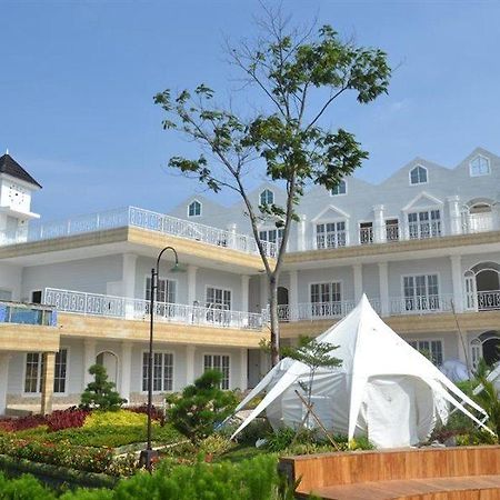 Chevilly Resort And Camp Bogor Eksteriør bilde